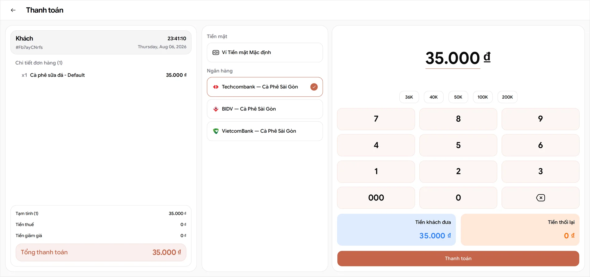 Màn hình Thanh toán với tài khoản Techcombank — Cà Phê Sài Gòn được chọn trong nhóm Ngân hàng, tổng đơn hàng bên trái và nút Thanh toán dưới bàn phím số