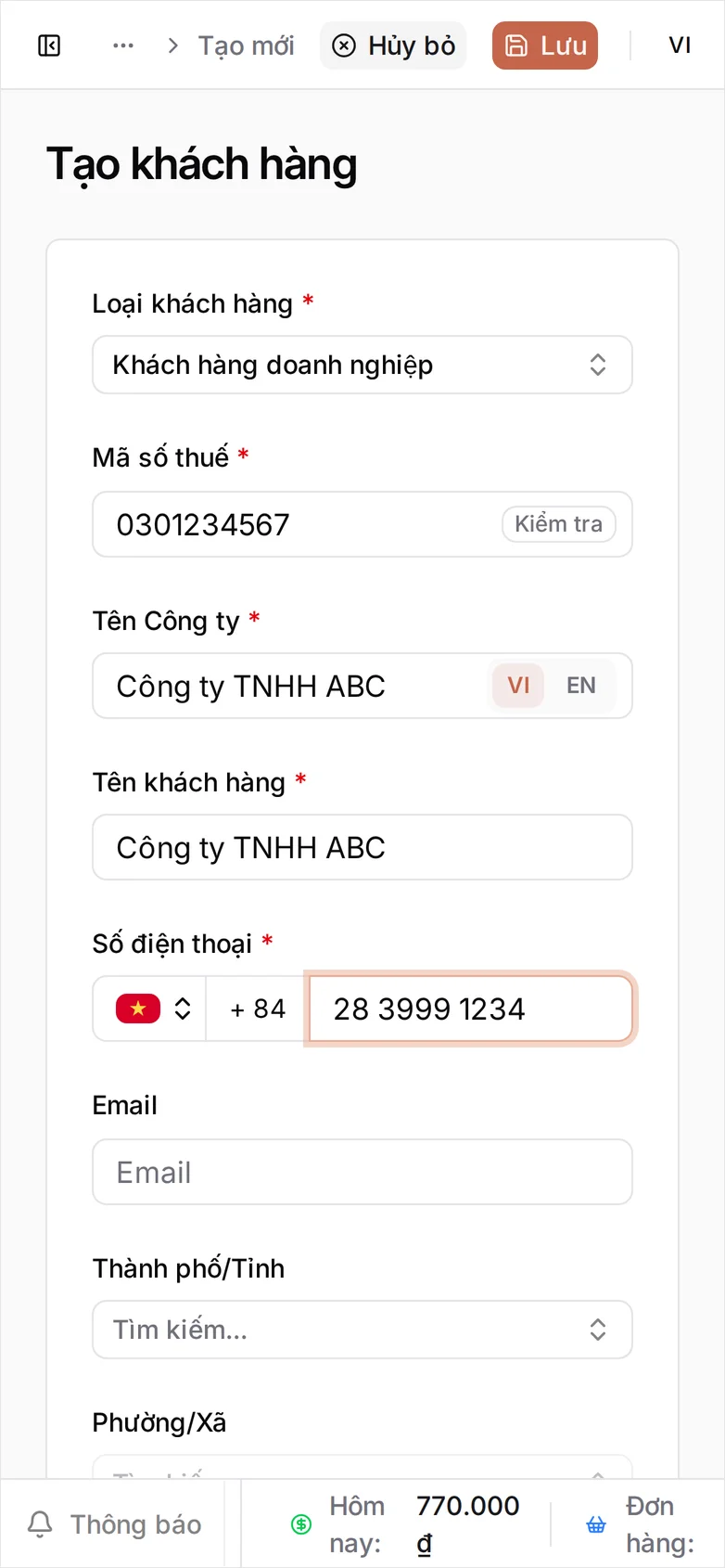 Biểu mẫu Tạo mới khách hàng với Loại khách hàng là Doanh nghiệp, Mã số thuế 0301234567 cạnh nút Kiểm tra, và Tên Công ty cùng Tên khách hàng đều ghi 'Công ty TNHH ABC'