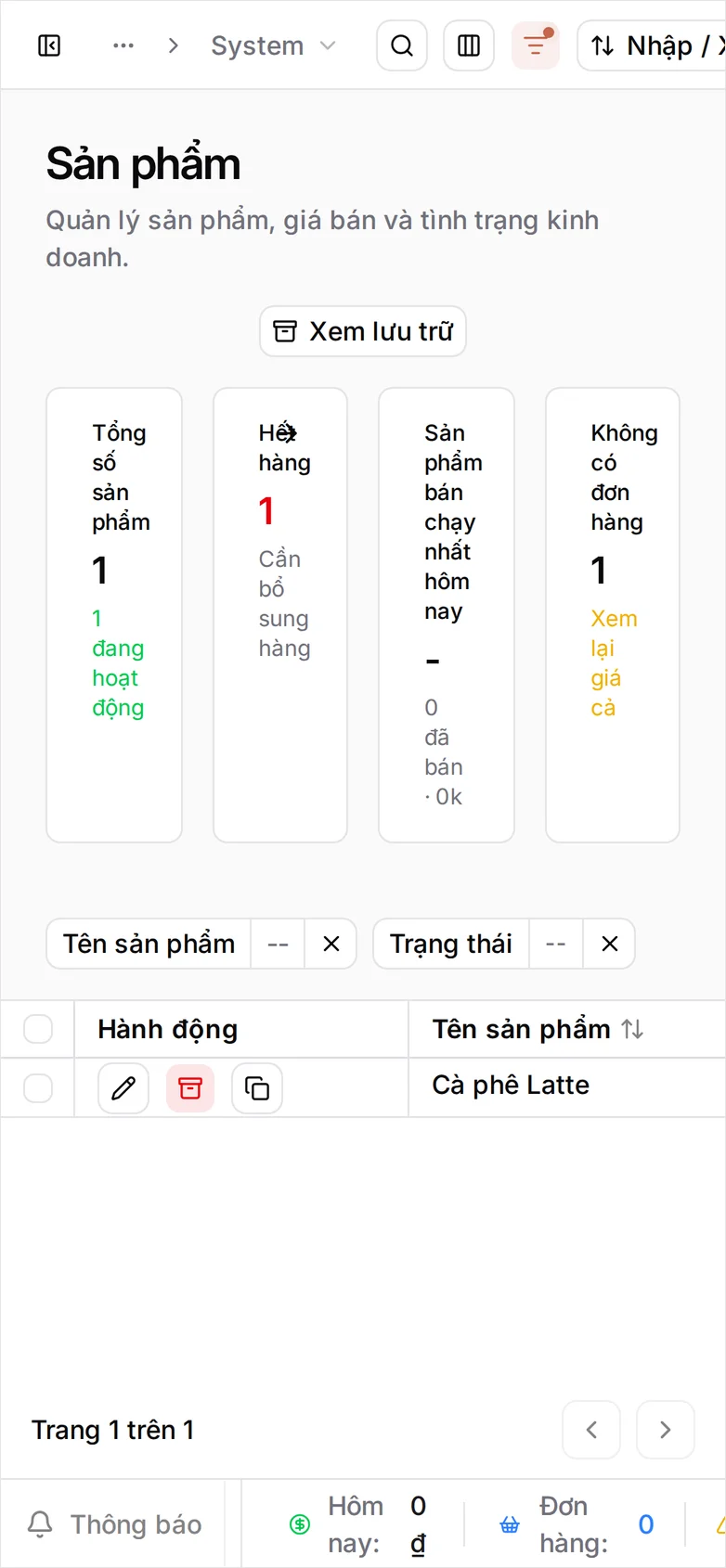 Danh sách sản phẩm với một dòng: Cà phê Latte, trạng thái Đang hoạt động, thẻ danh mục Đồ uống và ba kênh bán hàng của sản phẩm